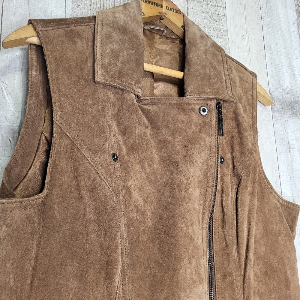 Sleeveless Brown Suede Moto Vest With Pockets - Picture 4 of 11